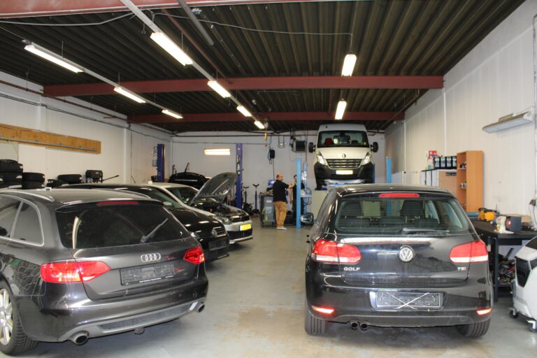 Garage in Almelo Voor onderhoud en reparatie Autobedrijf Andre